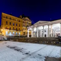 Večerní pavilon Křížový pramen Mariánské Lázně