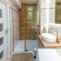 Realitní foto - interiér apartmánu - koupelna