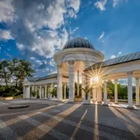 Mariánské Lázně - Kolonáda Karolinina a Rudolfova pramene